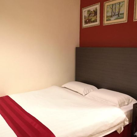 סנדקאן Oyo 89908 Hotel Kensington מראה חיצוני תמונה